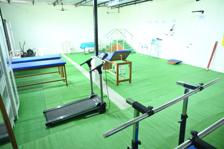 Exercise therapy hall